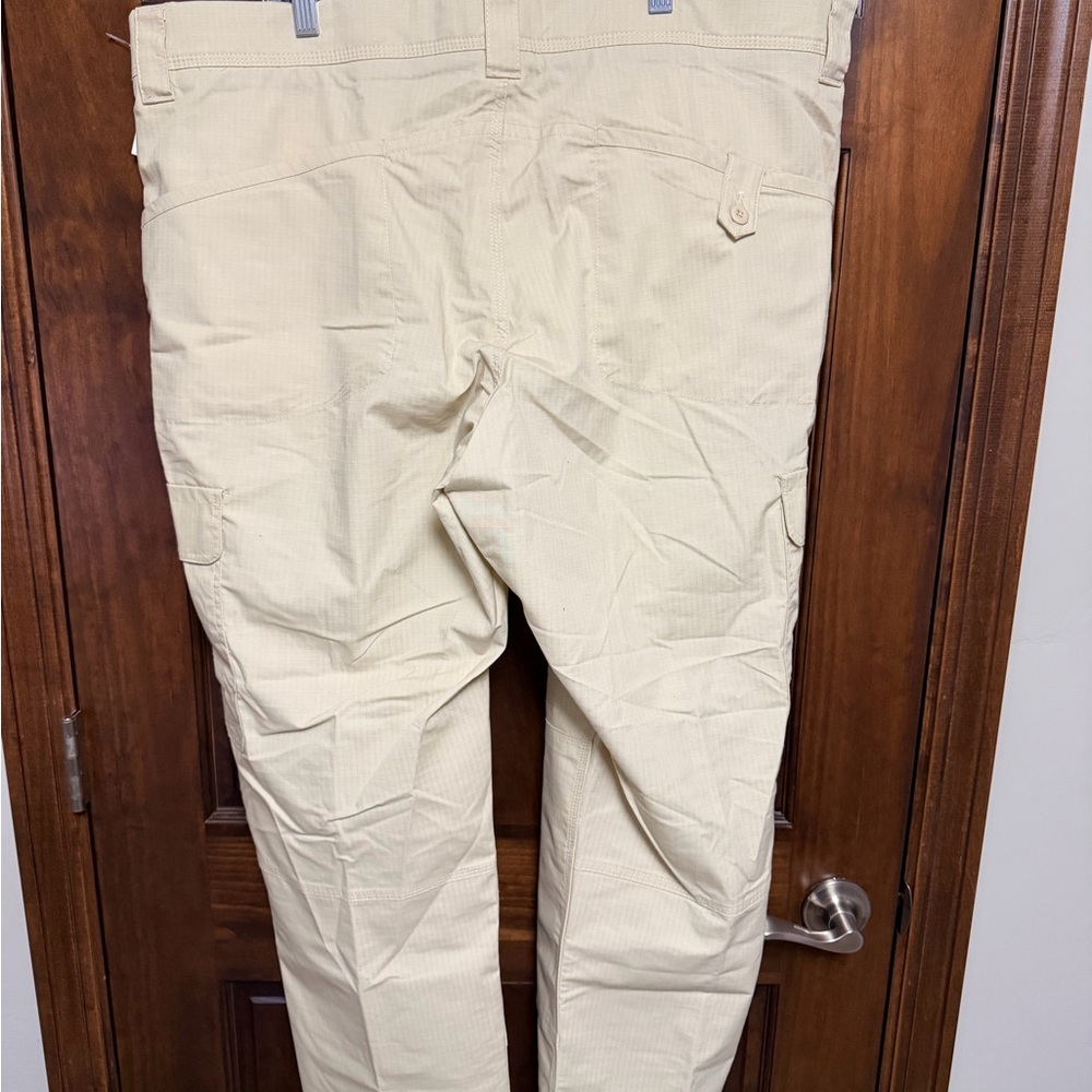 Amazon Essentials Cargo Pants - Picture 2 of 6